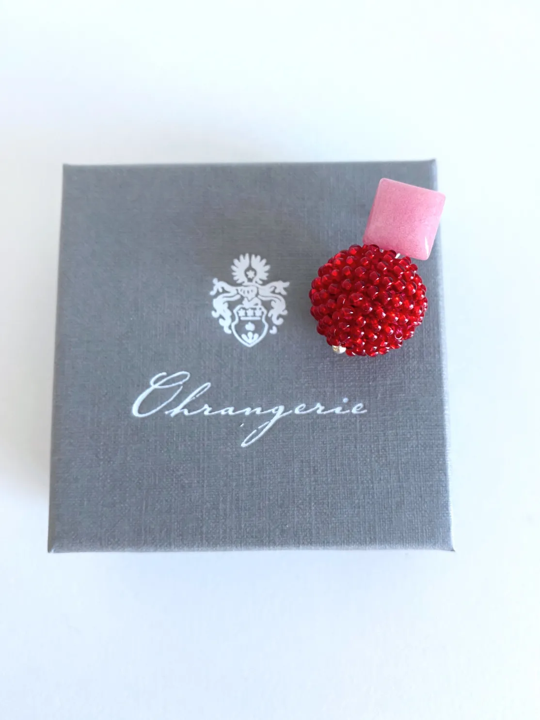 ohrangerie Limited Edition | Rosa Stücke<Beerenkugeln, kirschrot mit rosa Jadesteckern