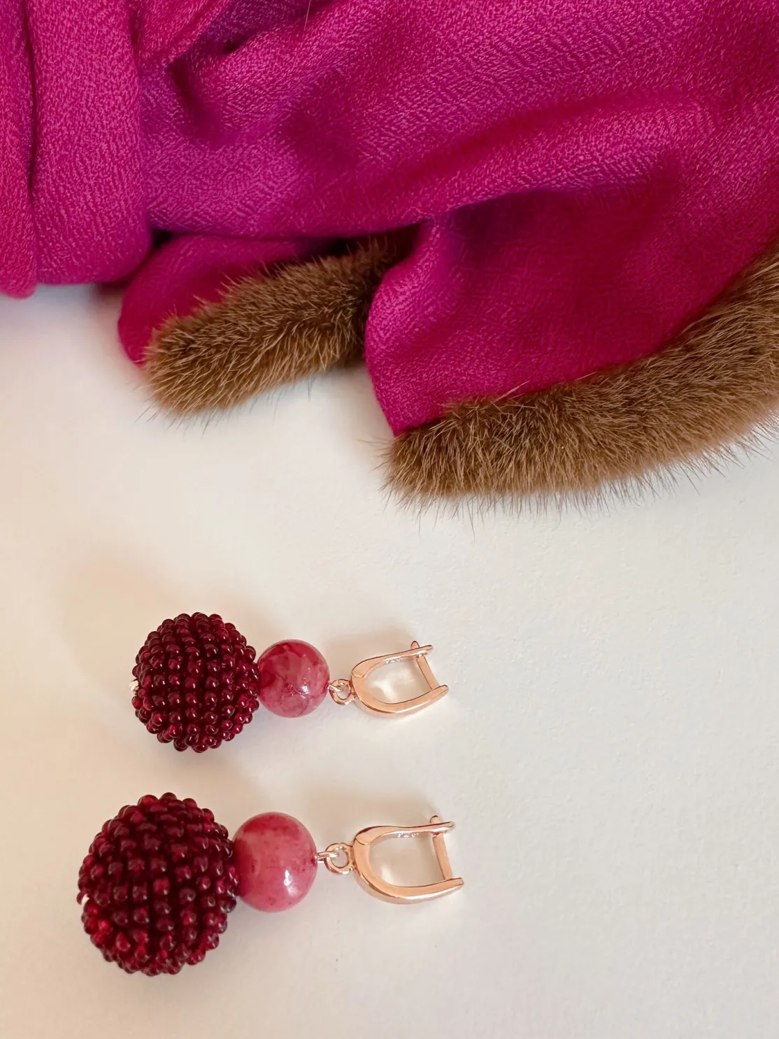 ohrangerie Limited Edition | Rosa Stücke<Beerenkugeln mit Cherryquarz, bordeaux/rosa