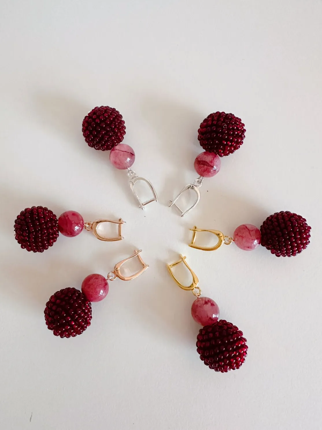 ohrangerie Limited Edition | Rosa Stücke<Beerenkugeln mit Cherryquarz, bordeaux/rosa