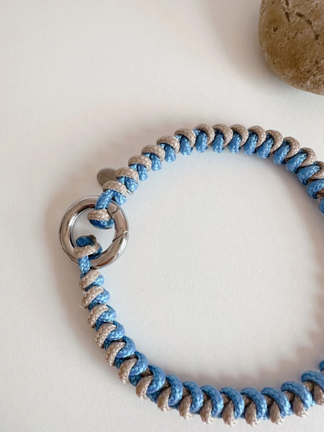 ohrangerie Limited Edition | Erdige Stücke<Geknüpftes Armband aus Segeltau, himmelblau/beige