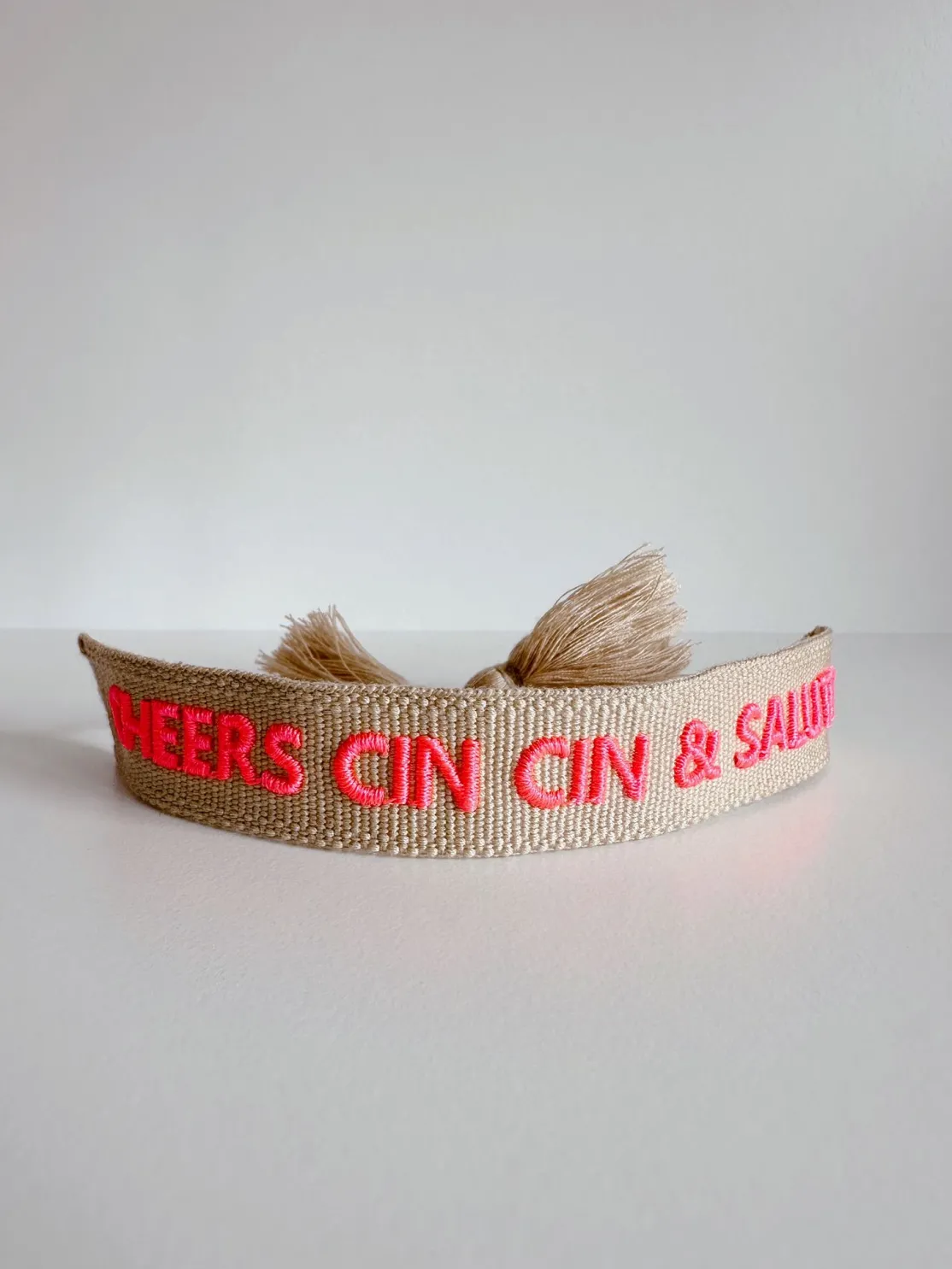 ohrangerie Limited Edition | Erdige Stücke<Gewebtes Armband "Cheers, Cin Cin & Salute", beige/neonpink