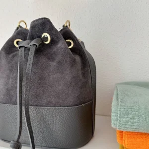ohrangerie Limited Edition | Graue Stücke<Lederbeutel mit Crossbodyriemen, anthrazit