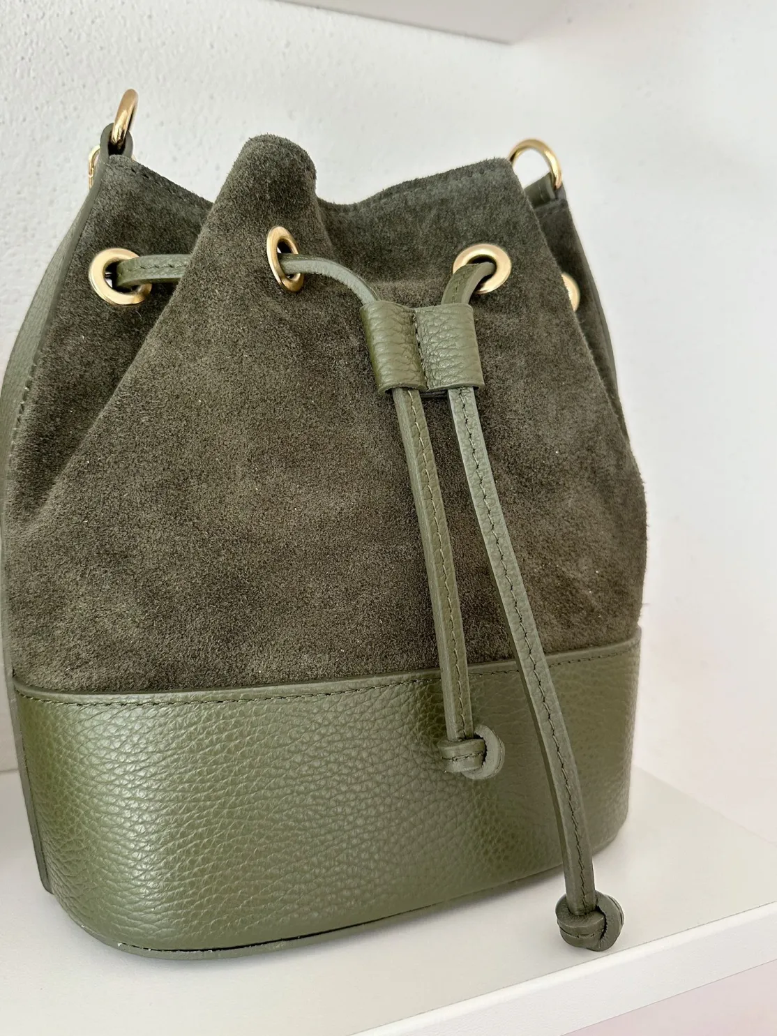 ohrangerie Limited Edition | Grüne Stücke<Lederbeutel mit Crossbodyriemen, olive