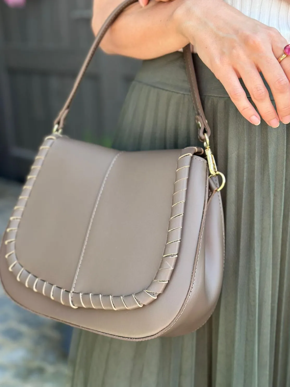ohrangerie Limited Edition | Erdige Stücke<Ledertasche mit Crossbodyriemen, taupe