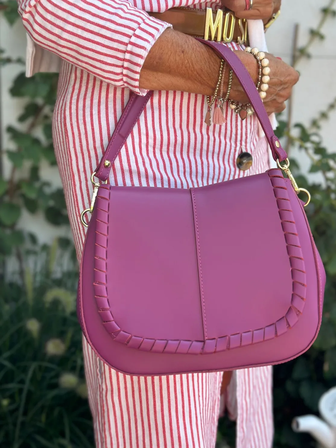 ohrangerie Limited Edition | Lila Stücke<Ledertasche mit Crossbodyriemen, traube