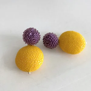 ohrangerie Gelbe Stücke | Ohrringe Aus Rochenleder<Ohrringe aus Rochenleder mit Beerensteckern, gelb