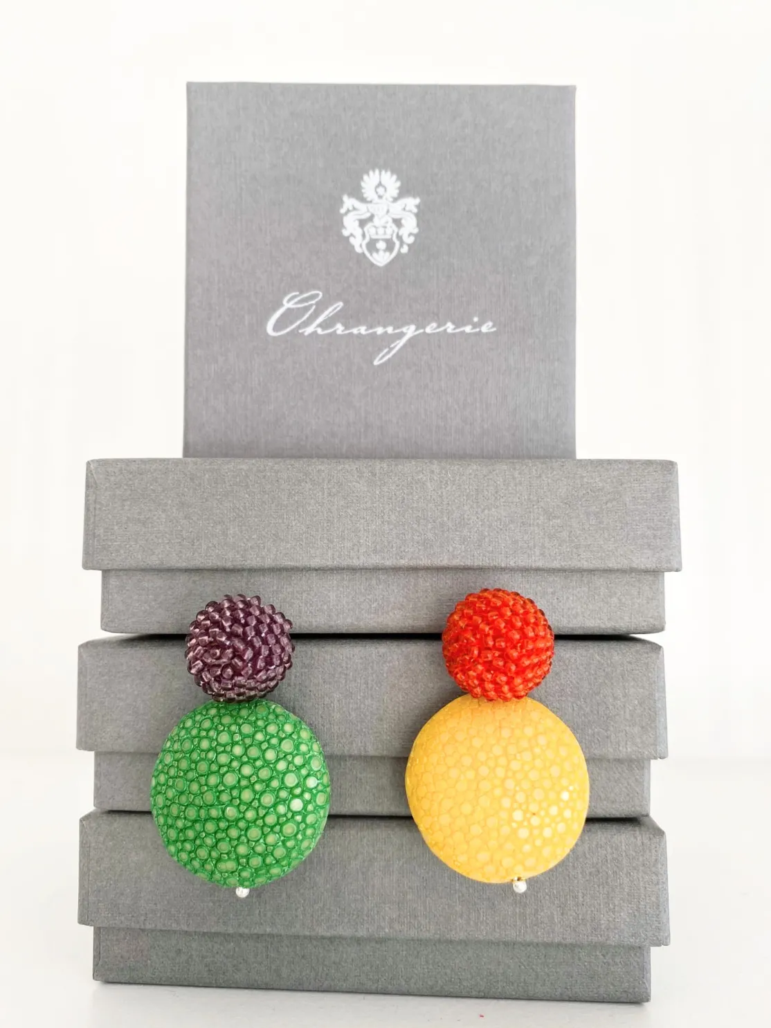 ohrangerie Orange Stücke | Gelbe Stücke<Ohrringe aus Rochenleder mit Beerensteckern, gelb