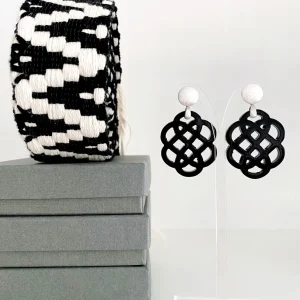 ohrangerie Schwarze Stücke | Ohrringe Aus Horn<"Anemone" aus Horn, schwarz