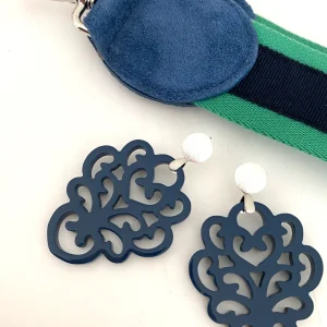 ohrangerie Blaue Stücke | Ohrringe Aus Horn<"Butterblume" aus Horn, dunkelblau