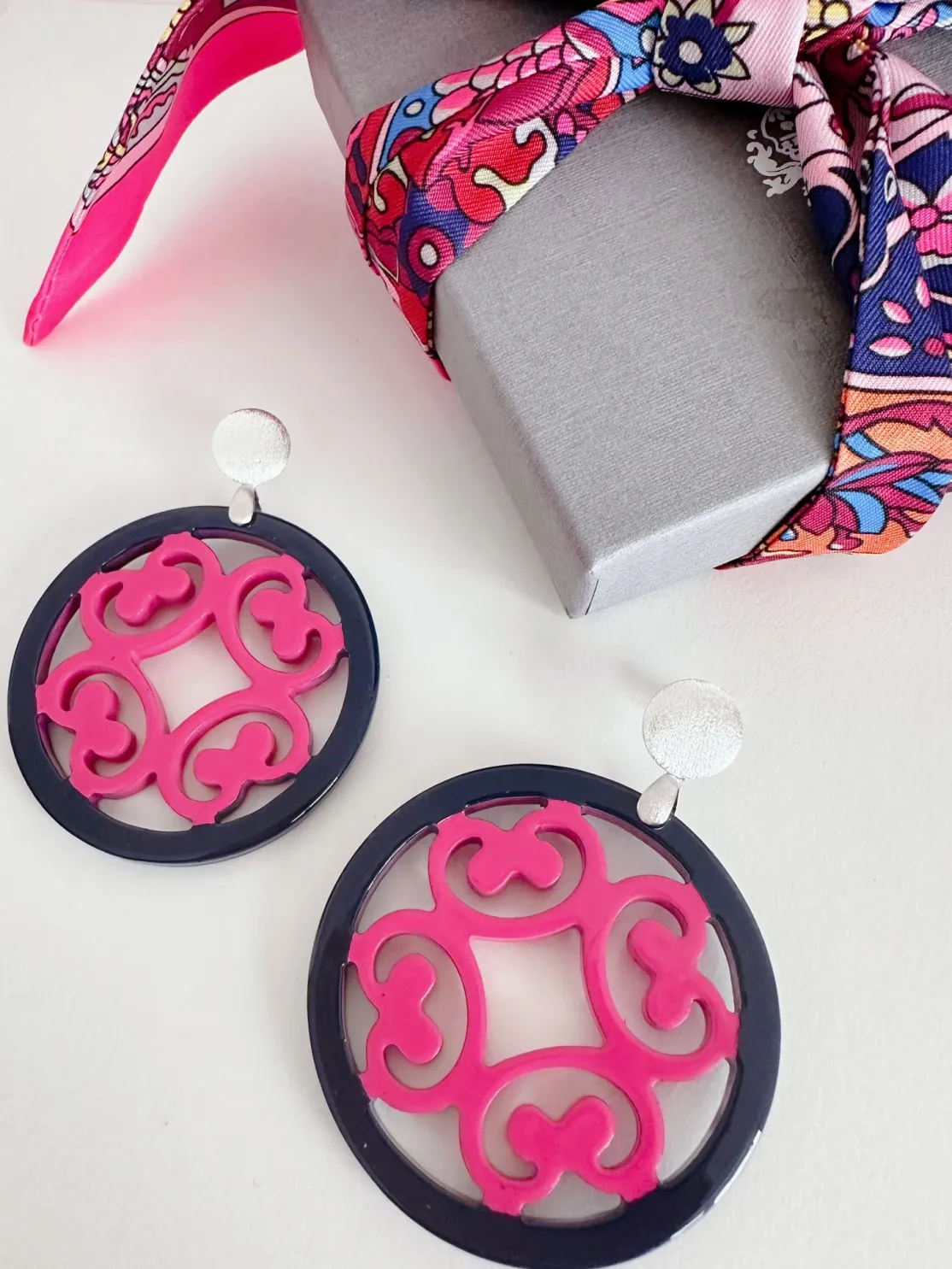 ohrangerie Limited Edition | Pinke Stücke<"Edelrose" aus Horn, dunkelblau/pink