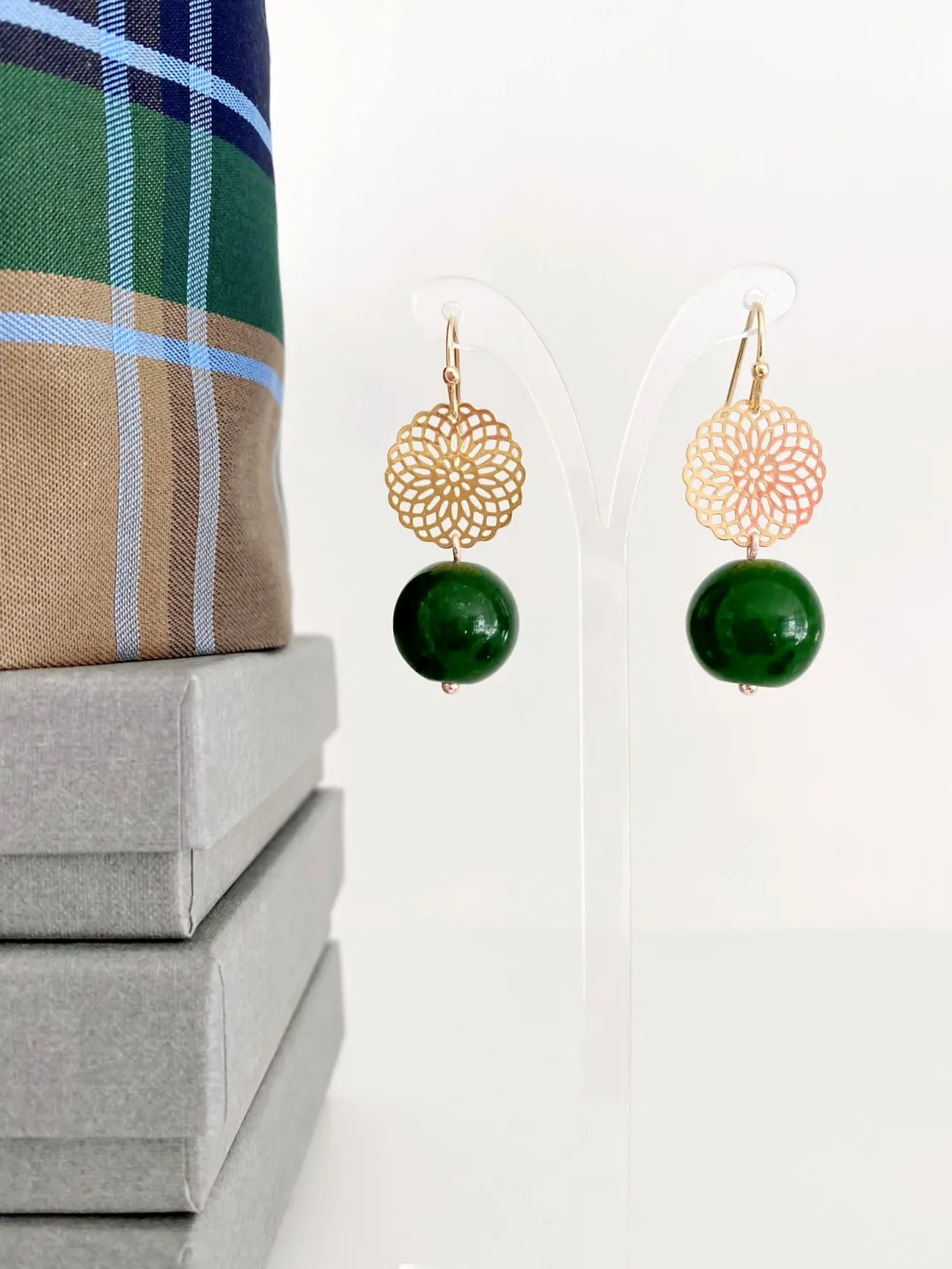 ohrangerie Online Exclusive | Grüne Stücke<"Grüne Jade" mit Blume