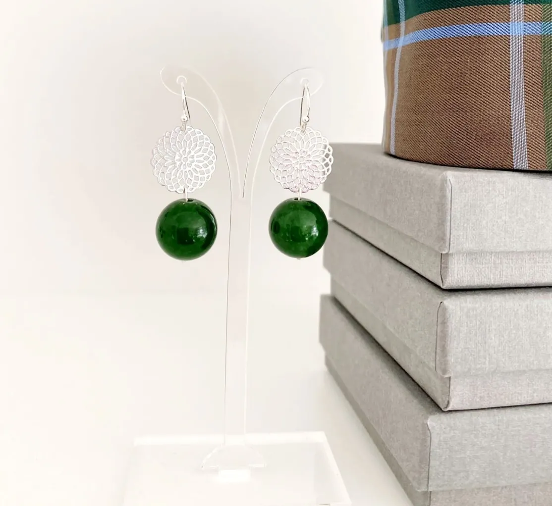 ohrangerie Online Exclusive | Grüne Stücke<"Grüne Jade" mit Blume