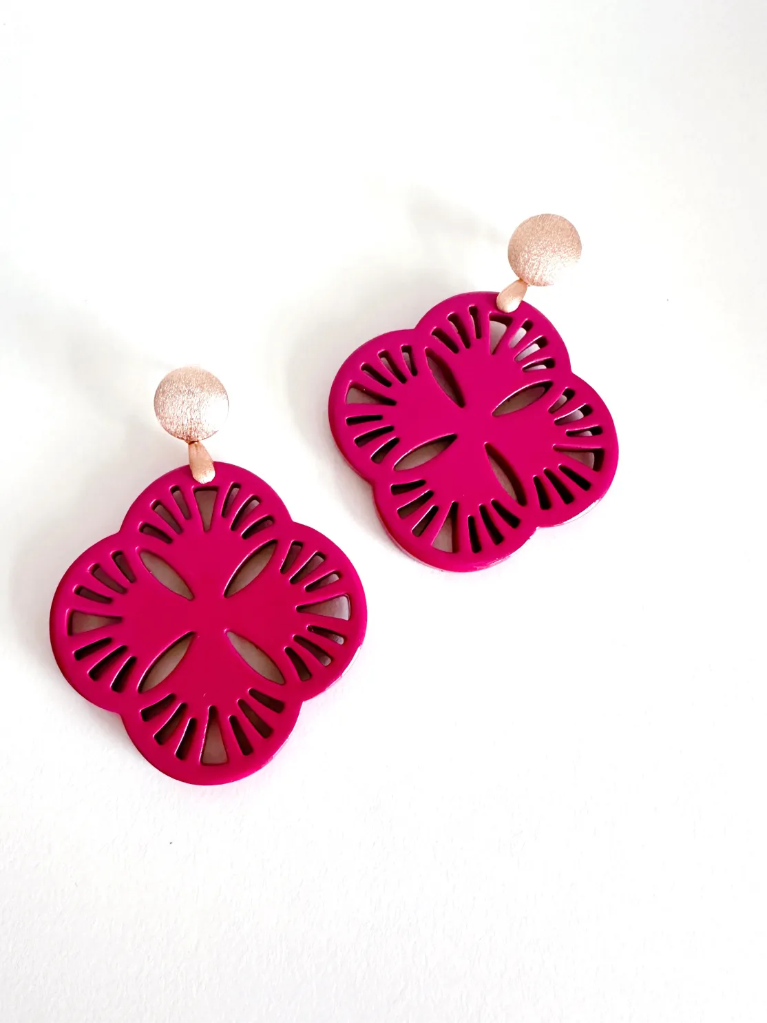 ohrangerie Glückskollektion | Pinke Stücke<"Lauras Glück" aus Horn, fuchsia