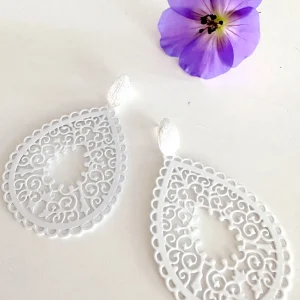ohrangerie Weiße Stücke | Hochzeitsohrringe<"Orientalische Tropfen" aus Edelmetall, weiß