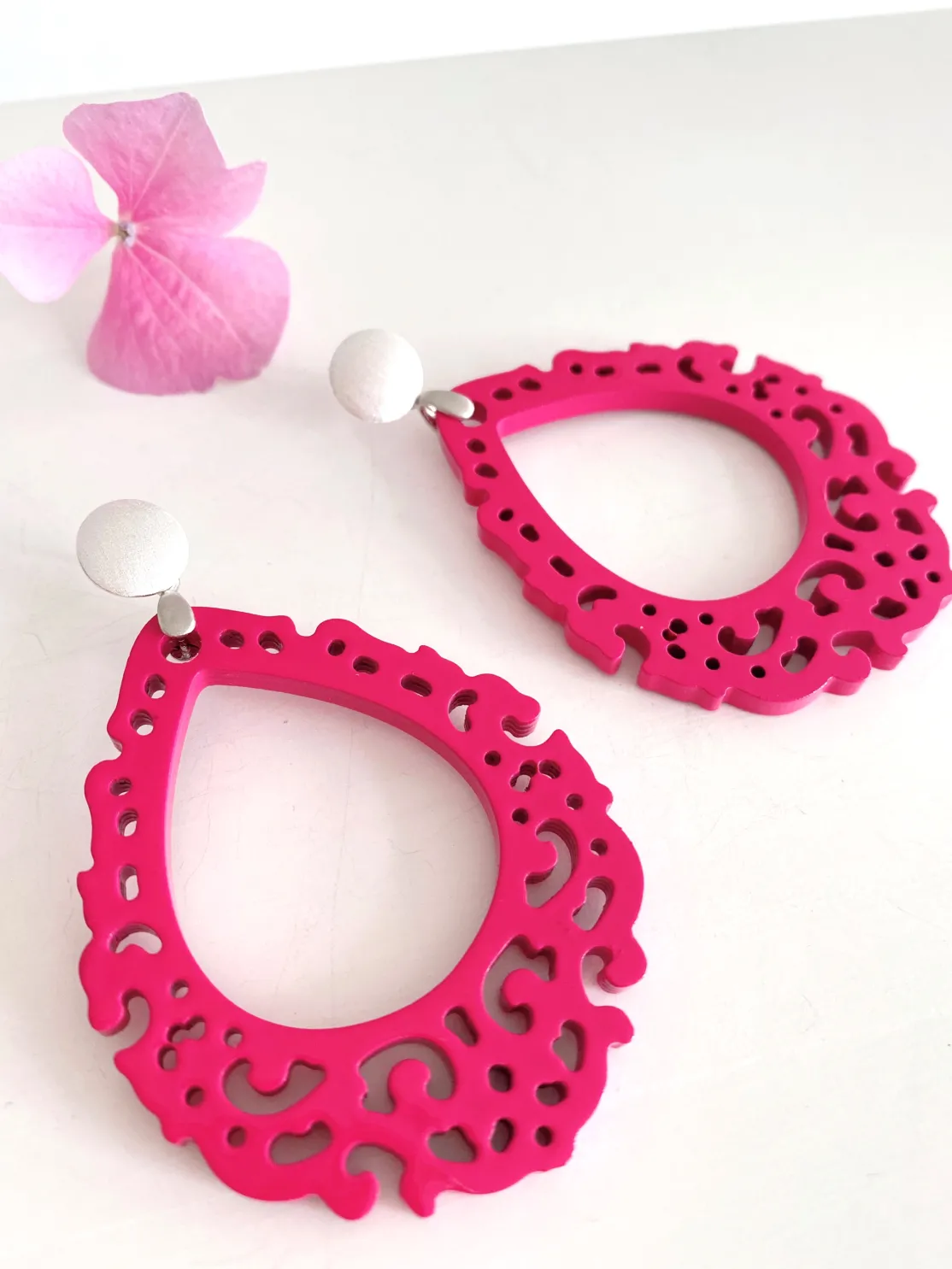 ohrangerie Pinke Stücke | Ohrringe Aus Horn<"Viola" aus Horn, pink