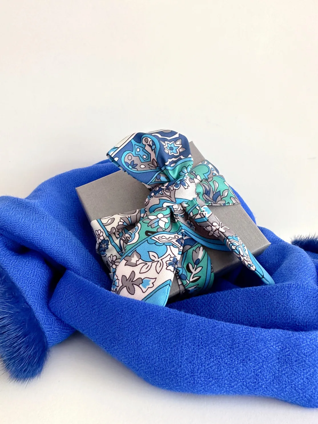 ohrangerie Grüne Stücke | Blaue Stücke<Tuch für´s Handgelenk/Tasche, blau/weiß/grün